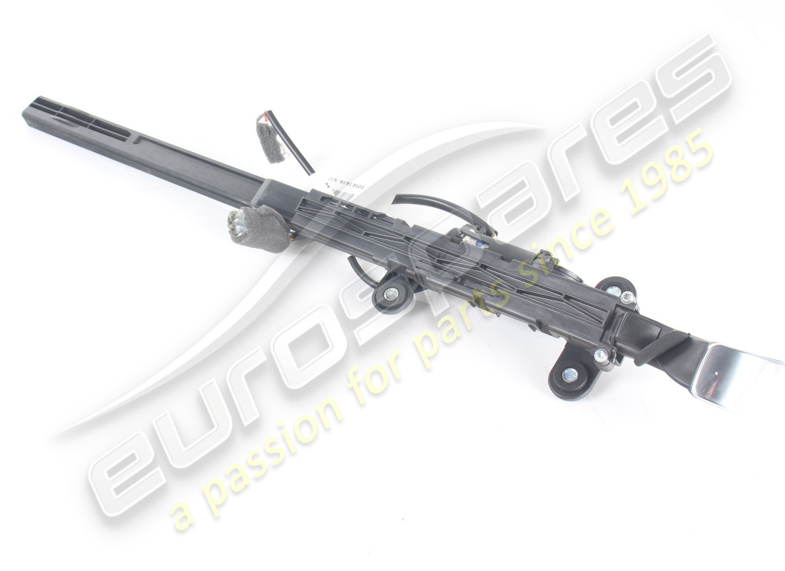 RALLONGE DE COURROIE DROIT D'OCCASION Ferrari. NUMÉRO DE PIÈCE 81913500 (1)