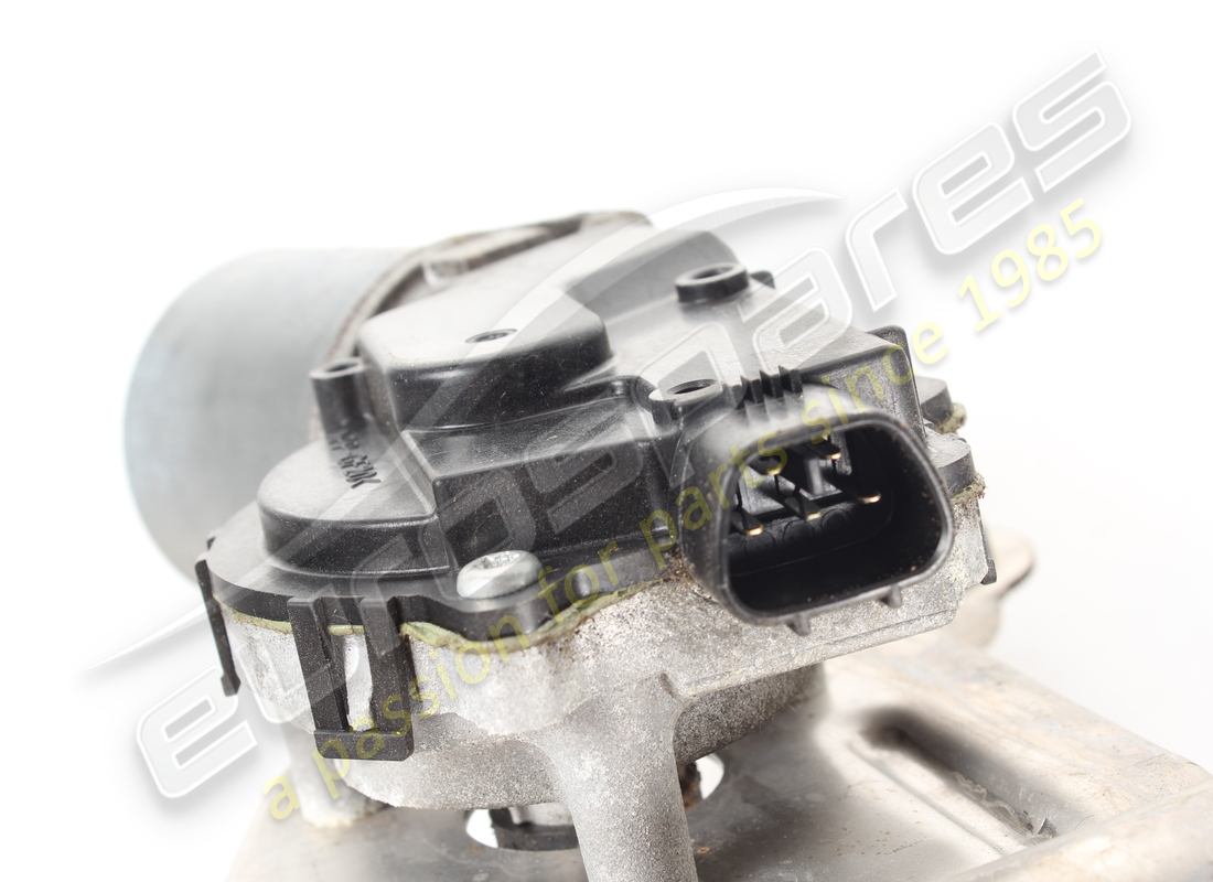 essuie-glace ferrari utilisé avec moteur. numéro de pièce 85804100 (2)