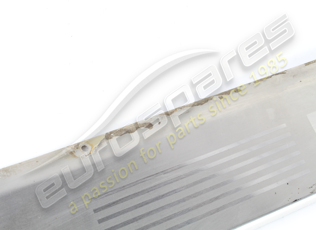 plaque de seuil de marche avant gauche chromée d'occasion maserati. référence 378305311 (2)