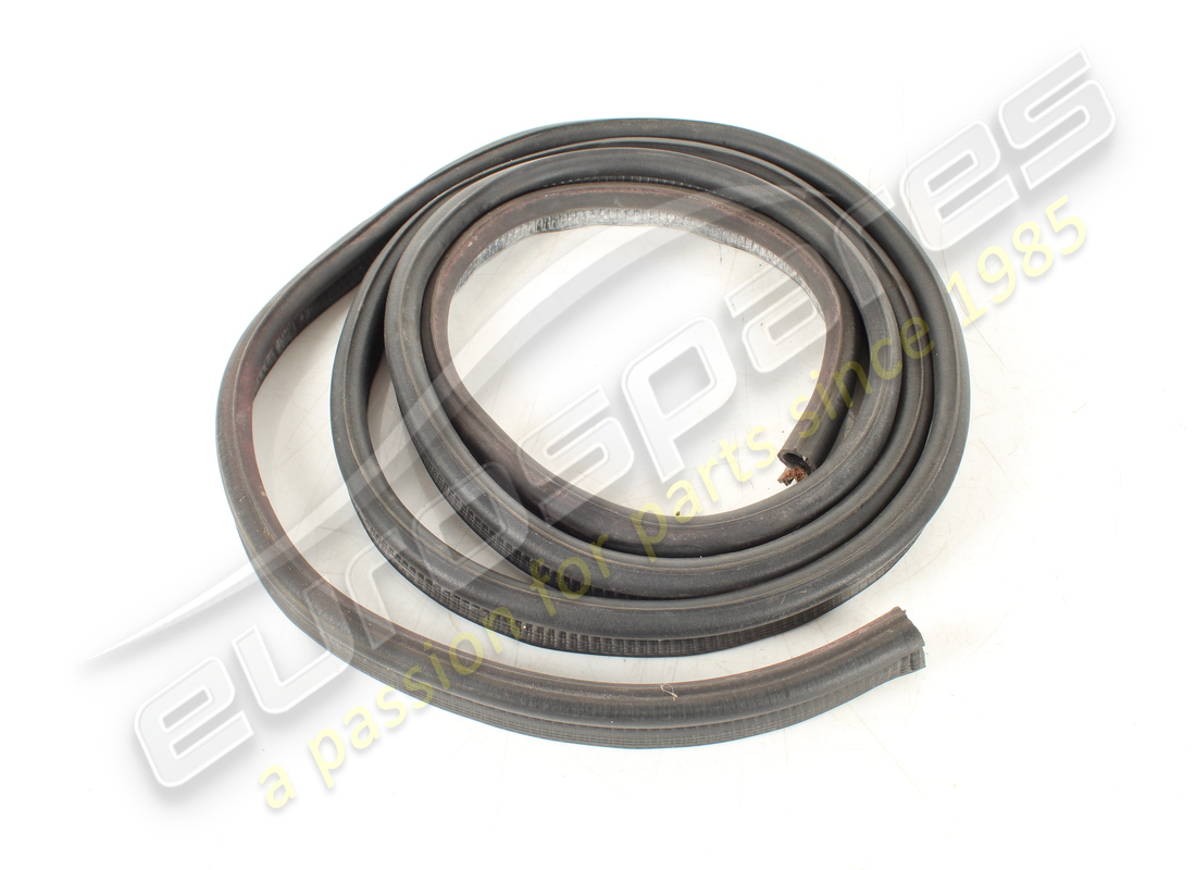 CAOUTCHOUC DE SOUFFLET D'OCCASION FERRARI. NUMÉRO DE PIÈCE 60545300 (1) caoutchouc de soufflet d'occasion ferrari. numéro de pièce 60545300 (1)