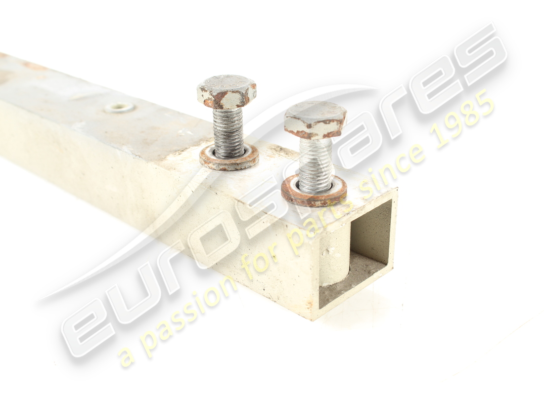 TRAVERSE D'OCCASION MASERATI. NUMÉRO DE PIÈCE 67275300 (4) traverse d'occasion maserati. numéro de pièce 67275300 (4)