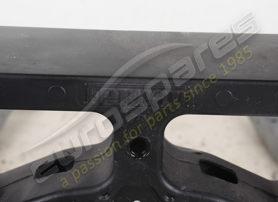 utilisé ferrari sous-châssis arrière. numéro de pièce 985966511 (4)