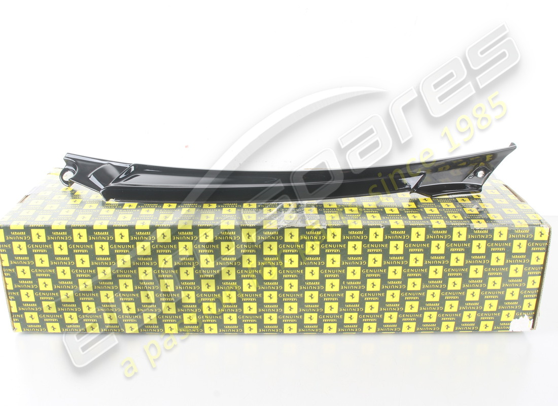 nouvelle extension latérale gauche ferrari. référence 85359700 (1)