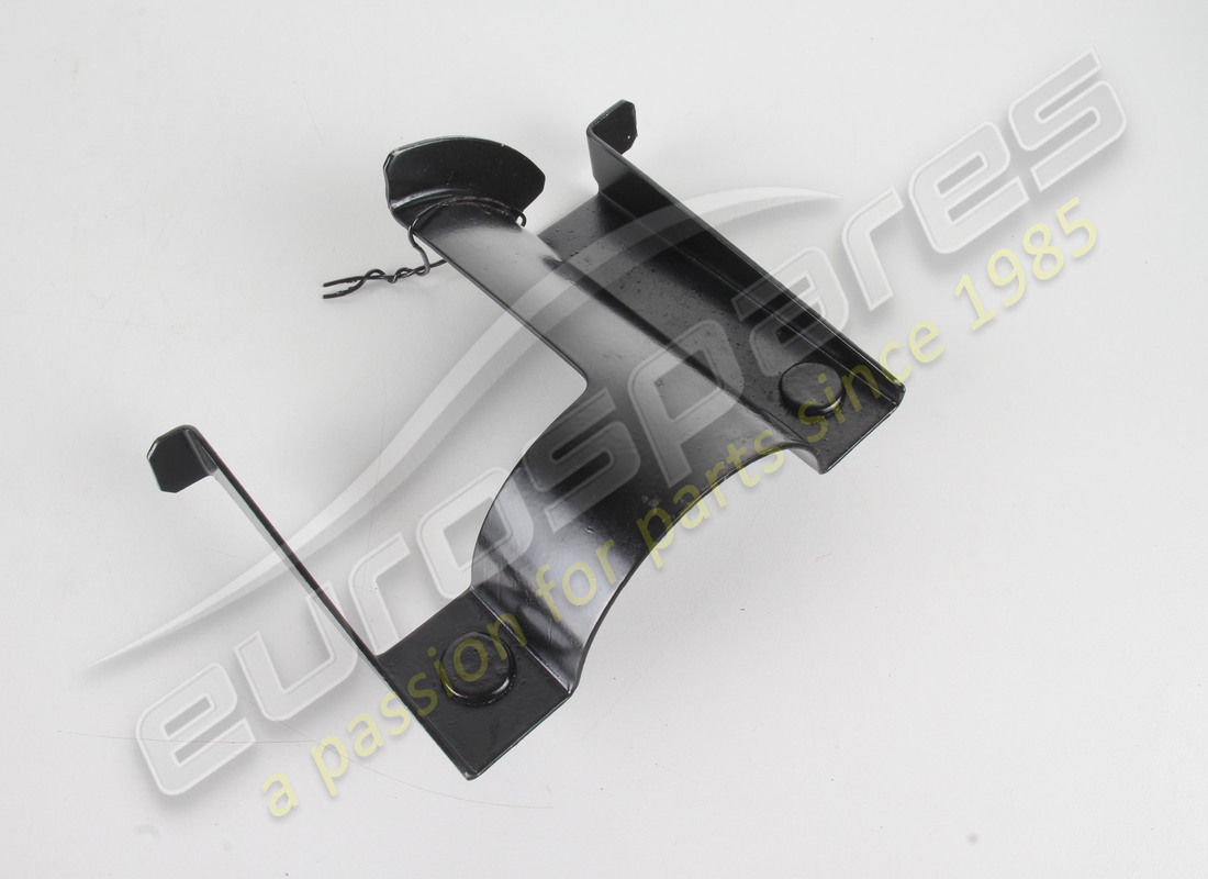 nouveau support ferrari. numéro de pièce 62165600 (1)