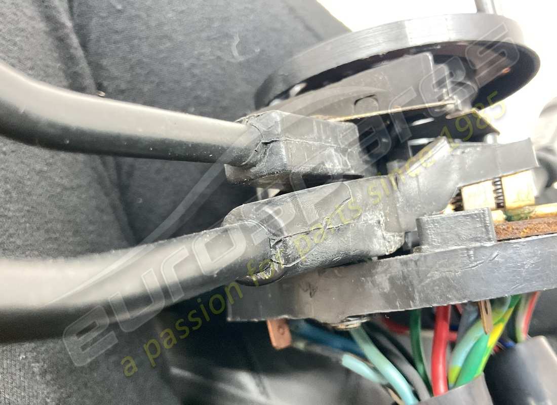 interrupteur de colonne ferrari endommagé. numéro de pièce 61838400 (4)