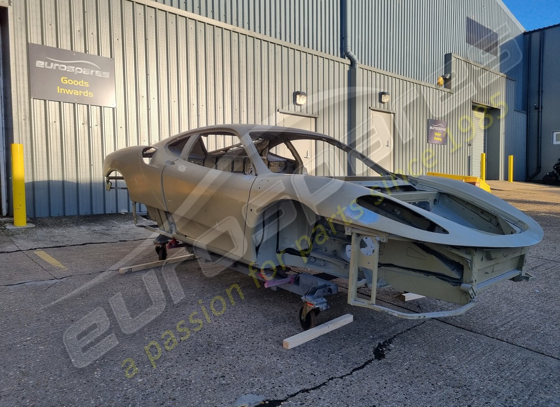 nouvelle carrosserie ferrari scuderia. numéro de pièce 80557000 (3)