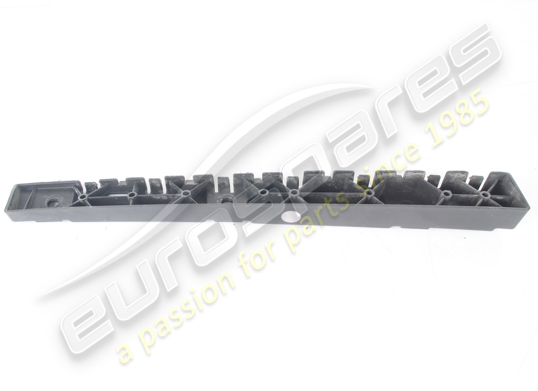 SUPPORT DE GARNITURE DE SEUIL ARRIÈRE GAUCHE D'OCCASION Ferrari. NUMÉRO DE PIÈCE 87583200 (1)