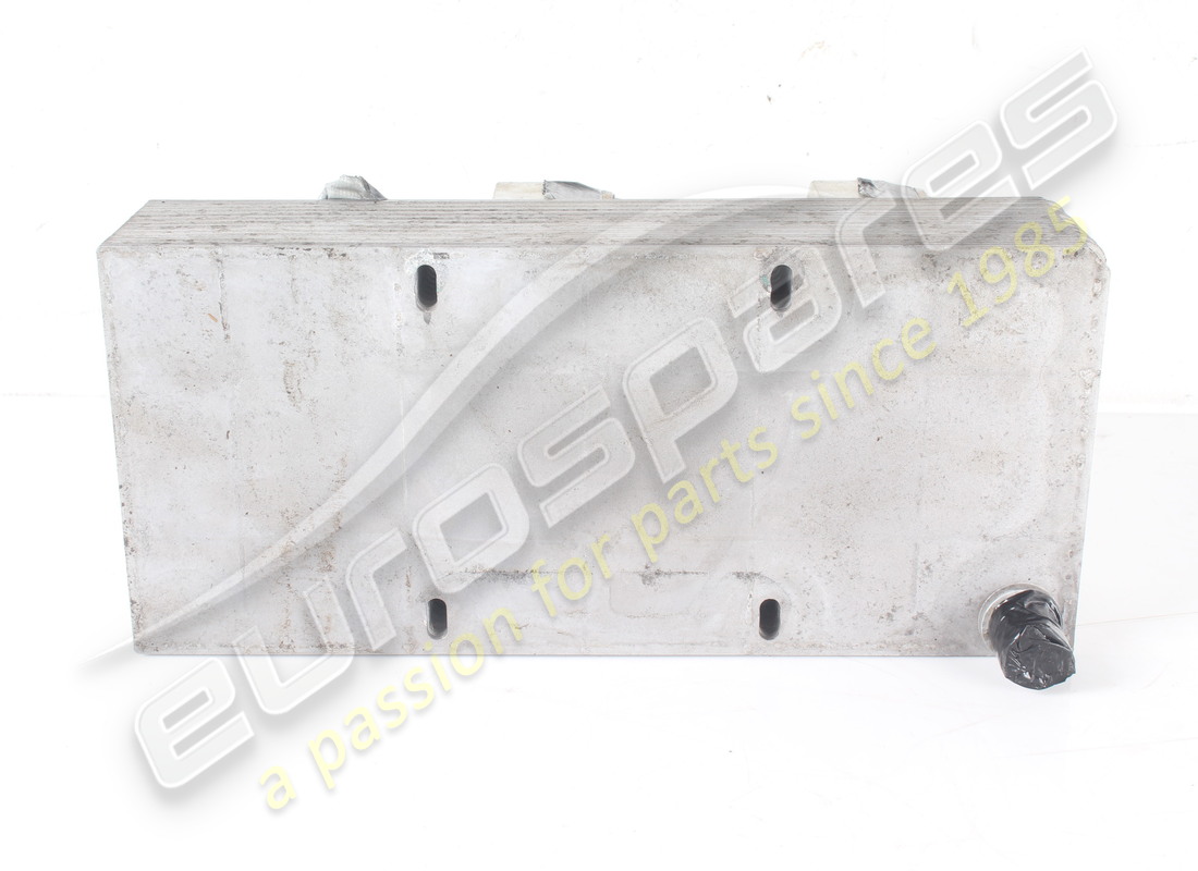 ÉCHANGEUR DE CHALEUR À HUILE FERRARI UTILISÉ. NUMÉRO DE PIÈCE 326420 (6) échangeur de chaleur à huile ferrari utilisé. numéro de pièce 326420 (6)