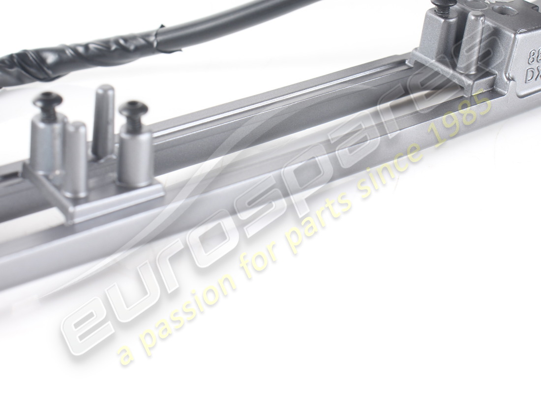 UTILISÉ FERRARI POIGNÉE DE PORTE DROITE COMPLÈTE. NUMÉRO DE PIÈCE 88554400 (5) utilisé ferrari poignée de porte droite complète. numéro de pièce 88554400 (5)