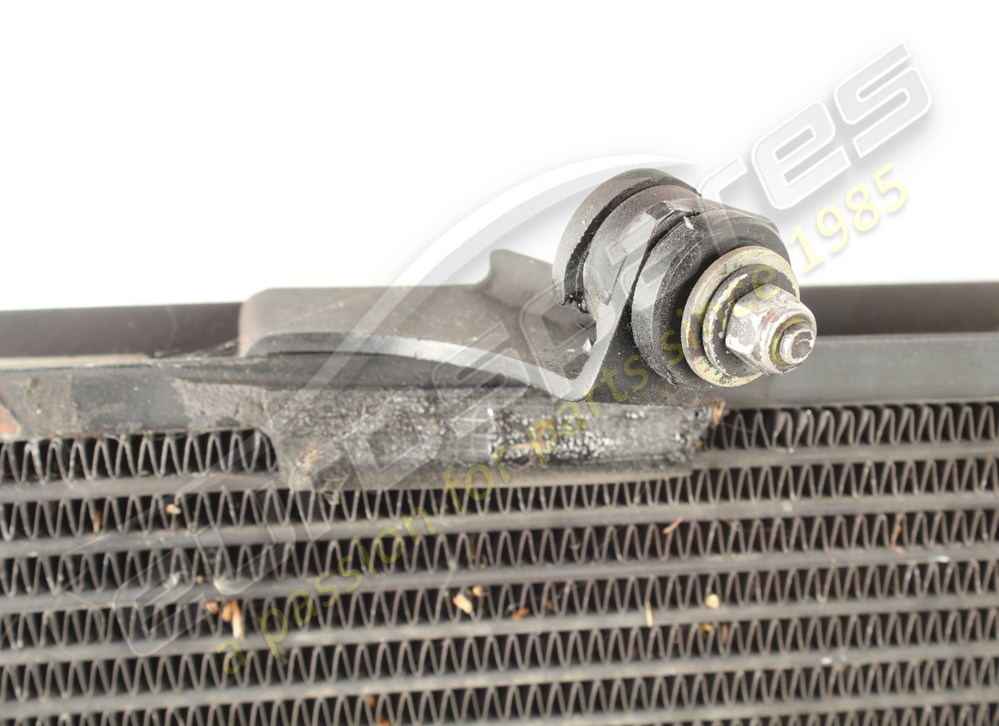 RADIATEUR À HUILE FERRARI UTILISÉ. NUMÉRO DE PIÈCE 180923 (1) radiateur à huile ferrari utilisé. numéro de pièce 180923 (1)