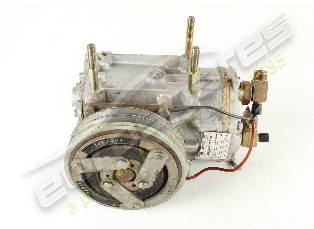 COMPRESSEUR DE CLIMATISATION D'OCCASION Ferrari (TYPE FILETÉ). RÉFÉRENCE 111222 (1)