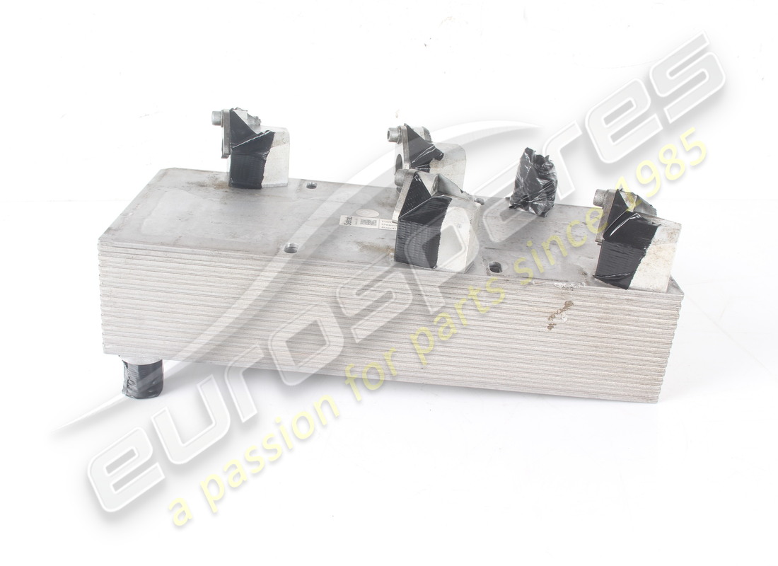 ÉCHANGEUR DE CHALEUR À HUILE FERRARI UTILISÉ. NUMÉRO DE PIÈCE 326420 (2) échangeur de chaleur à huile ferrari utilisé. numéro de pièce 326420 (2)