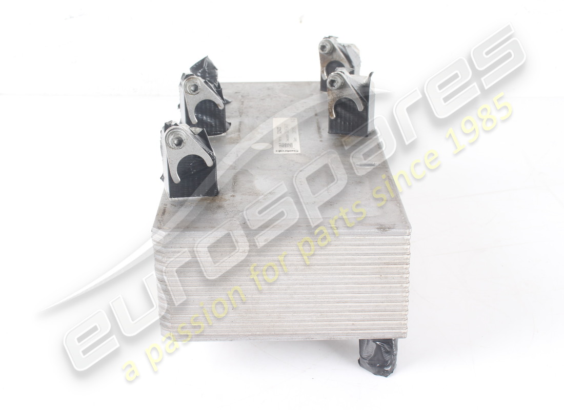 ÉCHANGEUR DE CHALEUR À HUILE FERRARI UTILISÉ. NUMÉRO DE PIÈCE 326420 (3) échangeur de chaleur à huile ferrari utilisé. numéro de pièce 326420 (3)