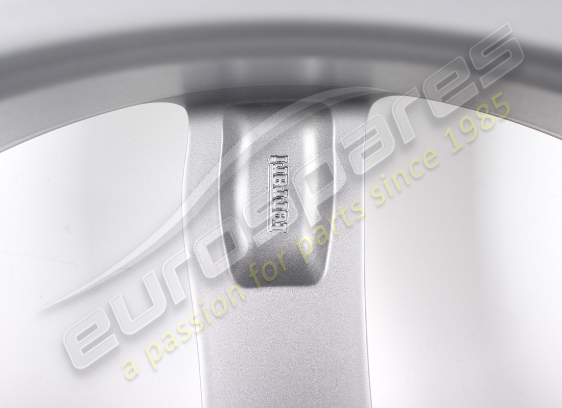 nouvelle roue avant ferrari. numéro de pièce 336560 (4)