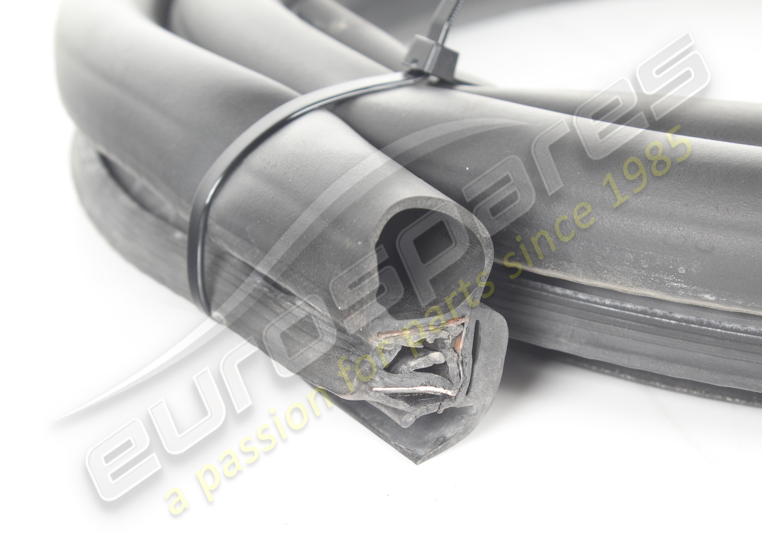 utilisé ferrari joint de périmètre de porte inférieur. numéro de pièce 83461800 (2)