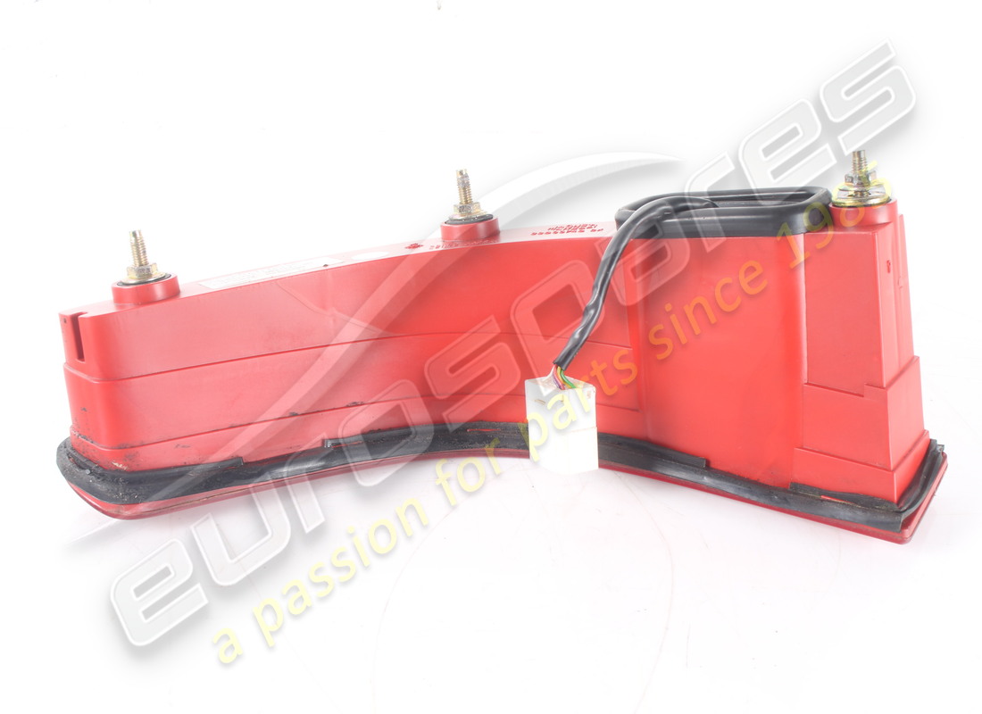 FEU ARRIÈRE DROIT D'OCCASION MASERATI. NUMÉRO DE PIÈCE 383100138 (3) feu arrière droit d'occasion maserati. numéro de pièce 383100138 (3)