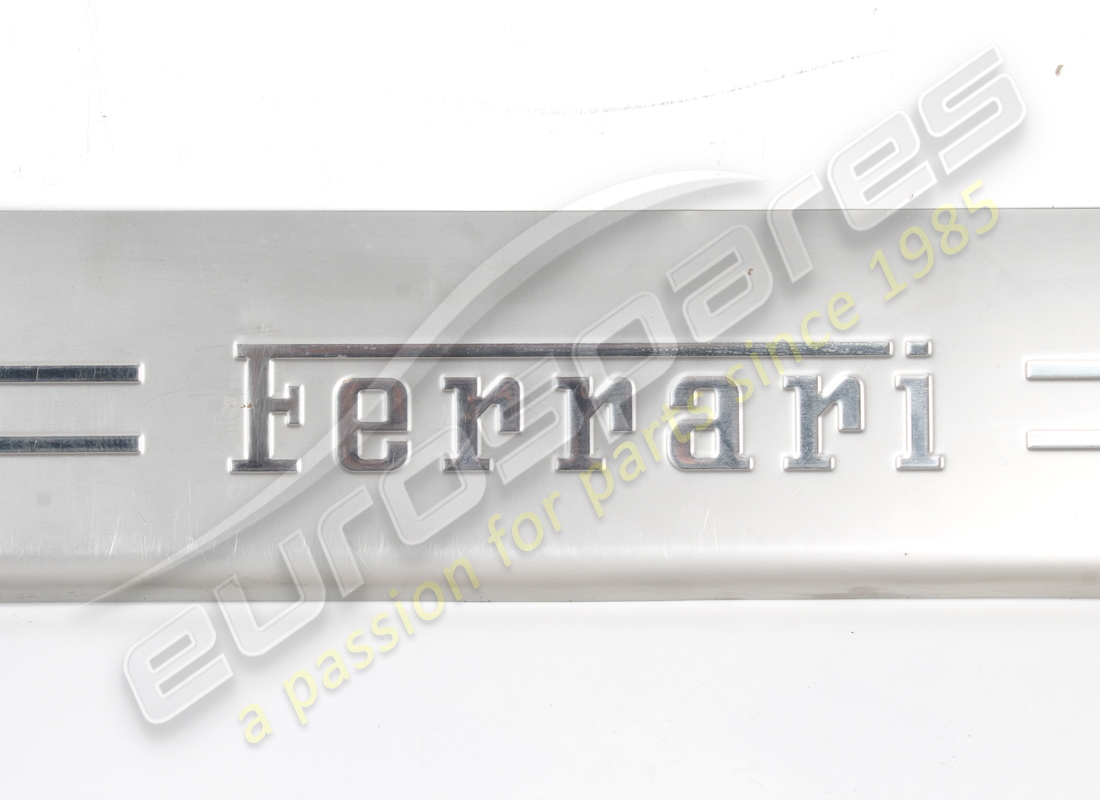 utilisé ferrari plaque de pied droite. numéro de pièce 83315100 (2)