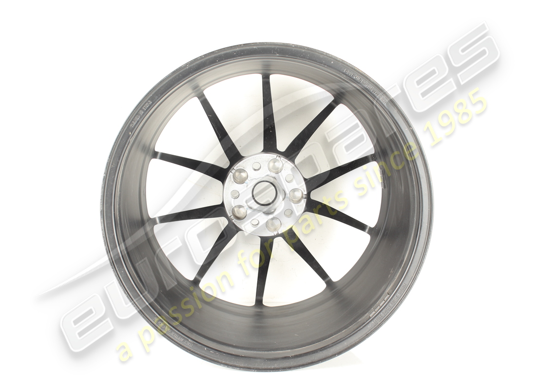 utilisé ferrari roue arrière. numéro de pièce 323895 (3)