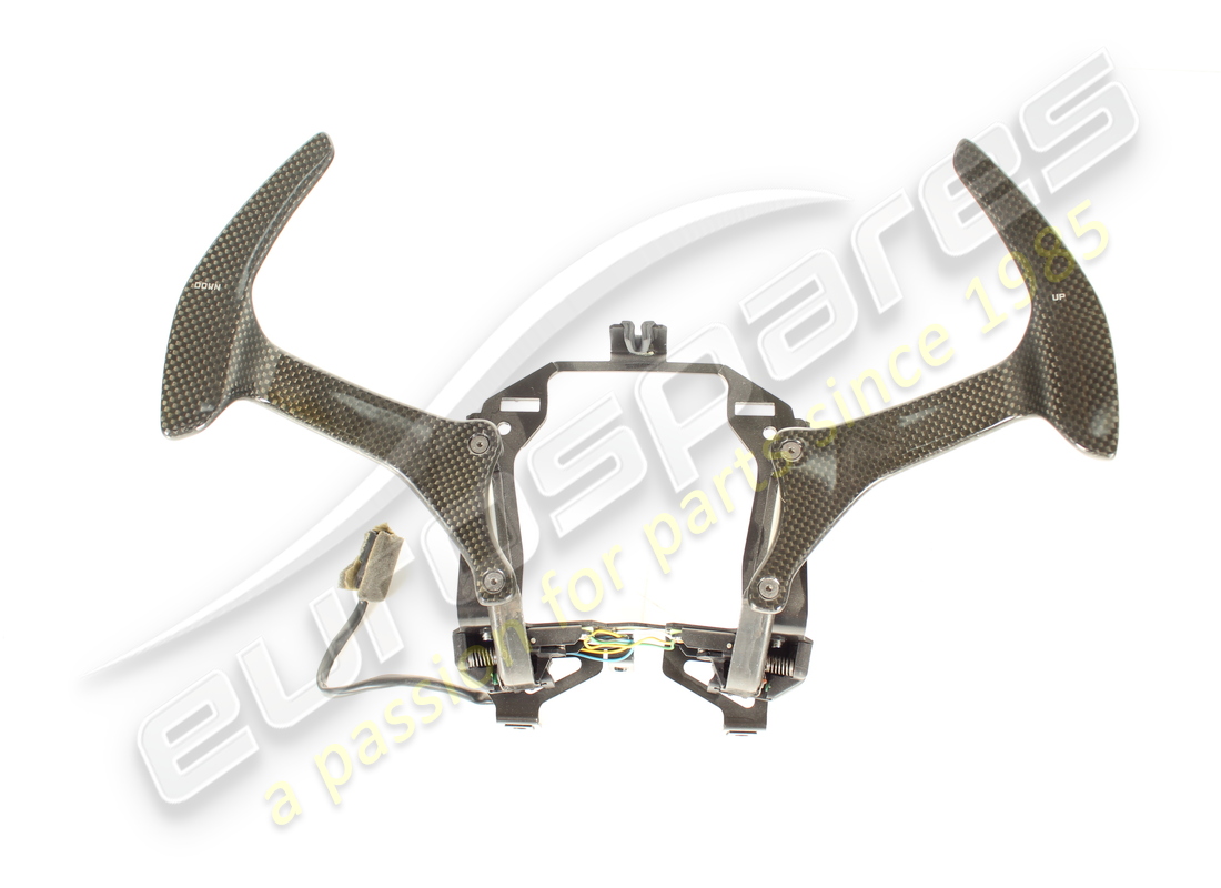 ENSEMBLE DE PALETTES DE CHANGEMENT DE VITESSE EN FIBRE DE CARBONE Ferrari D'OCCASION F1. NUMÉRO DE PIÈCE 278724 (1)