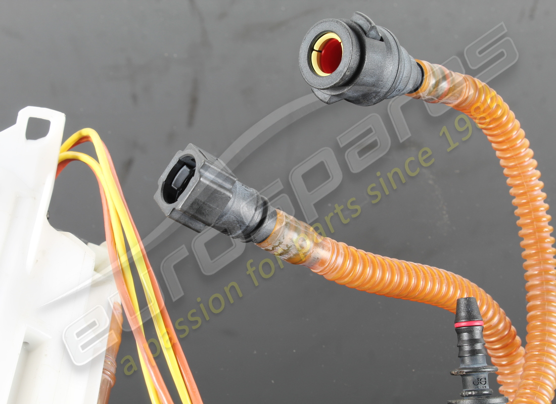 pompe à carburant utilisée ferrari. numéro de pièce 270125 (2)