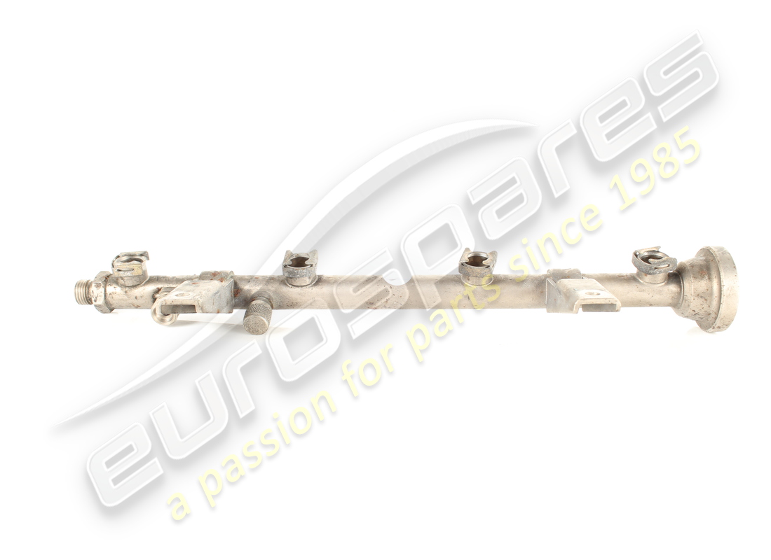 Tuyau d'essence tête droite usagé Maserati. Numéro de pièce 585060002 (1)