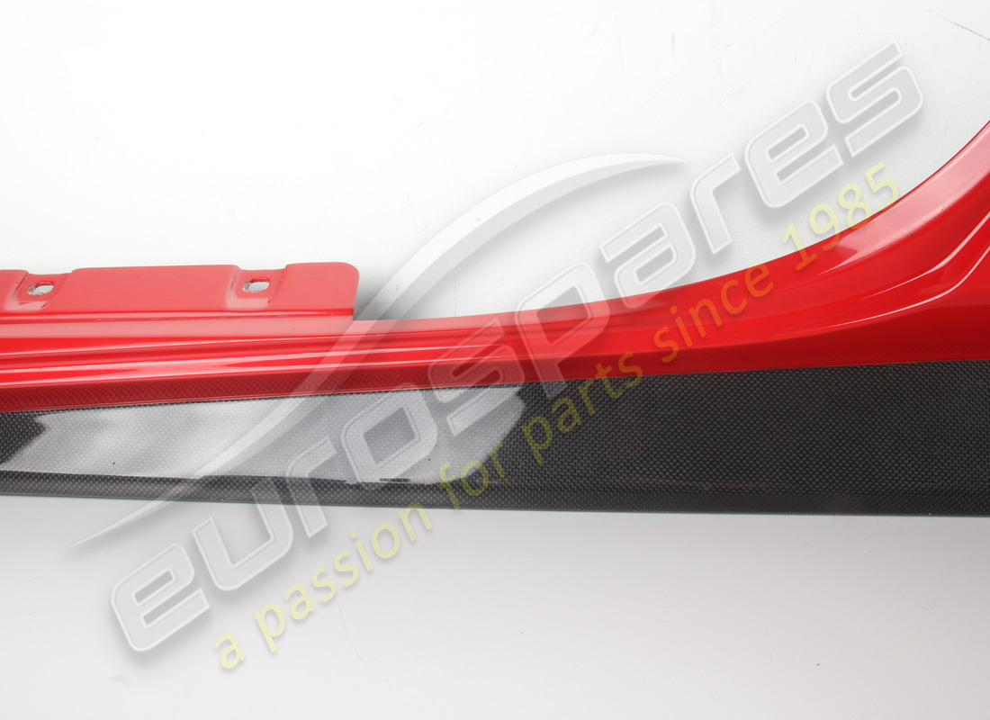 garniture sous-porte gauche ferrari utilisée. numéro de pièce 86936410 (3)