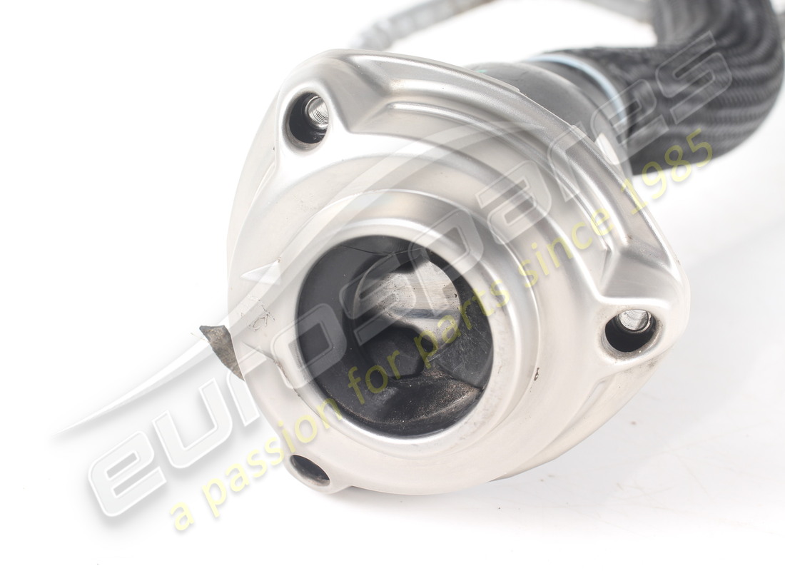 TUYAU DE REMPLISSAGE DE CARBURANT D'OCCASION FERRARI. NUMÉRO DE PIÈCE 880514 (2) tuyau de remplissage de carburant d'occasion ferrari. numéro de pièce 880514 (2)