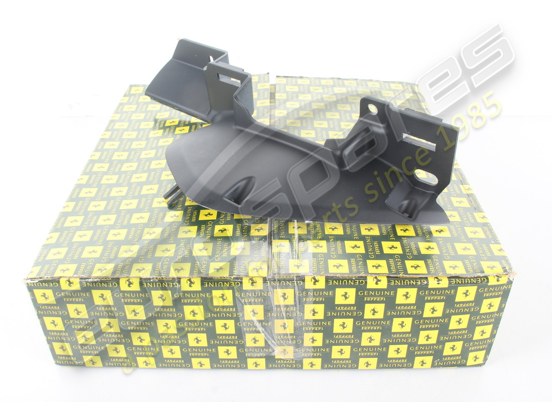 NOUVEAU FERRARI COUVERCLE CENTRAL INFÉRIEUR. NUMÉRO DE PIÈCE 83328400 (1) nouveau ferrari couvercle central inférieur. numéro de pièce 83328400 (1)