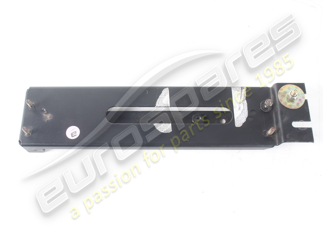 USED MASERATI CD CHARGER SUPPORT . PART NUMBER 388100160 (1)