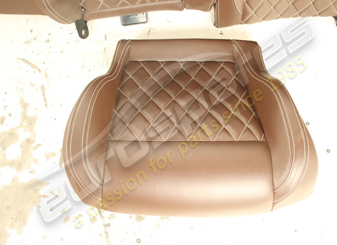 sièges complets d'occasion ferrari avec écrans arrière. référence eap1564144 (20)