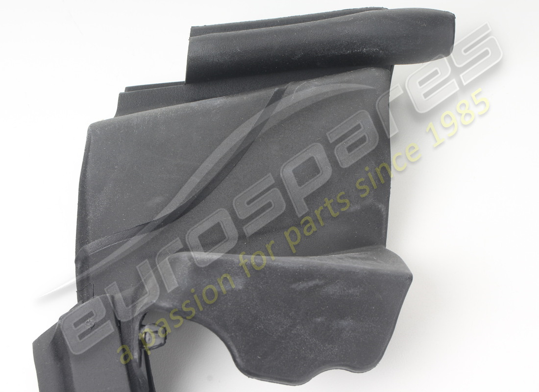 new maserati lh front inner glass scraper. part number 670157884 (2)