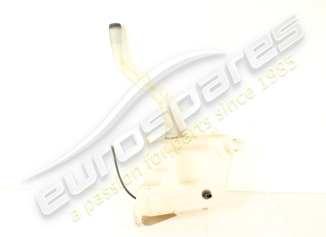 réservoir de lave-glace et de rondelle complet d'occasion ferrari. numéro de pièce 84028400 (1)