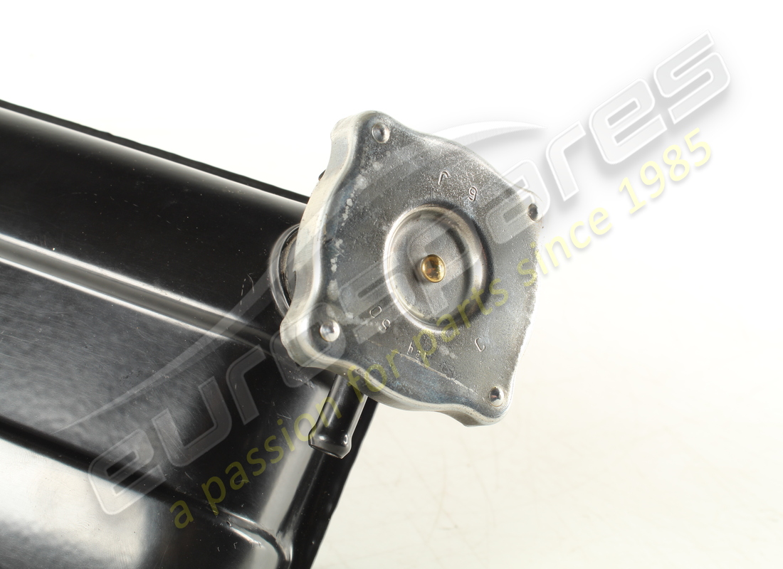 RÉSERVOIR COLLECTEUR UTILISÉ FERRARI. NUMÉRO DE PIÈCE 126466 (2) réservoir collecteur utilisé ferrari. numéro de pièce 126466 (2)