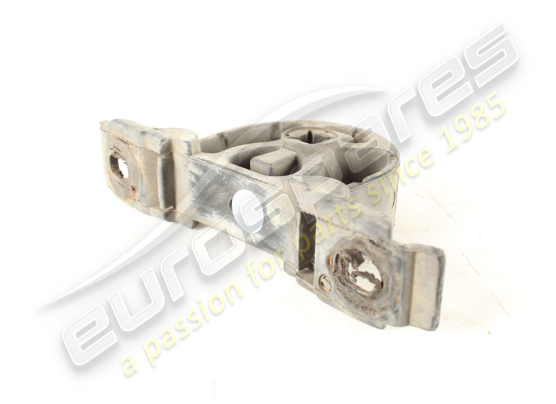 utilisé le soutien maserati. numéro de pièce 184814 (3)