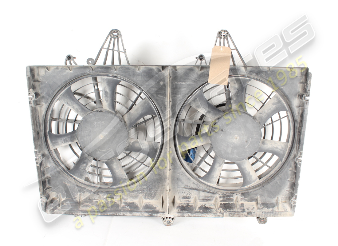 capot endommagé ferrari avec ventilateurs électriques. numéro de pièce 267211 (6)