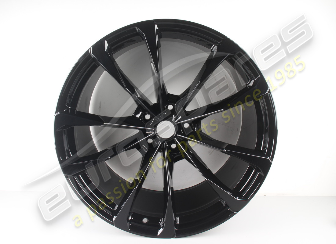JANTE ARRIÈRE EN ALLIAGE RECONDITIONNÉE Lamborghini. NUMÉRO DE PIÈCE 4ML601025BBY9B (1)
