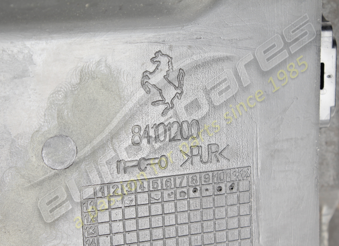 utilisé ferrari panneau latéral droit. numéro de pièce 84119400 (6)
