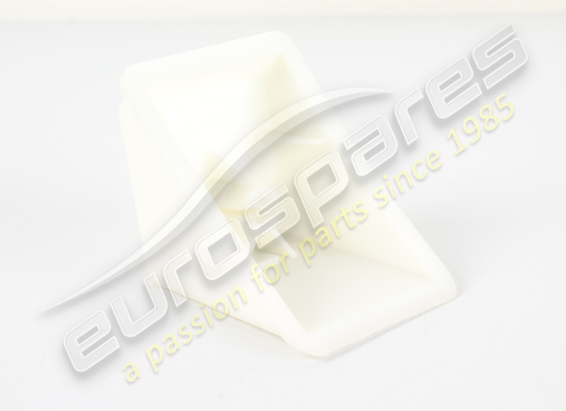 nouveau support maserati. numéro de pièce 388300528 (1)