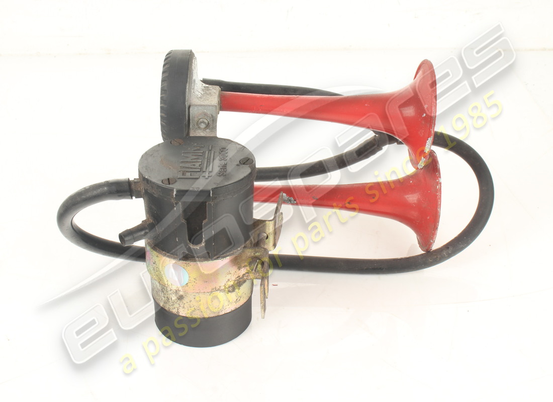 used eurospares compressor with horns & pipes. part number eap1721856 (3)