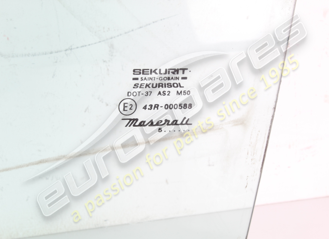 porte-fenêtre mobile athermique d'occasion maserati. référence 377700329 (2)