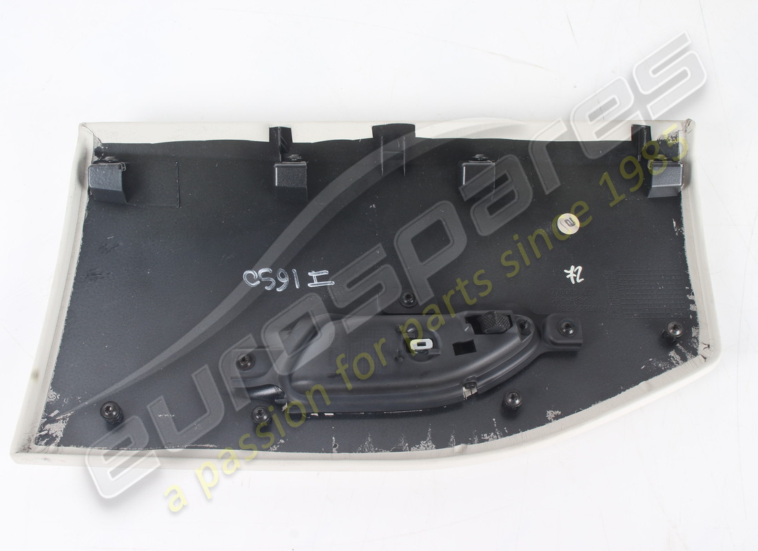 panneaux de tableau de bord inférieurs d'occasion eurospares en cuir gris clair 4301. références 947673 et 947672 en cuir et non en alcantara. référence eap1723553 (7)