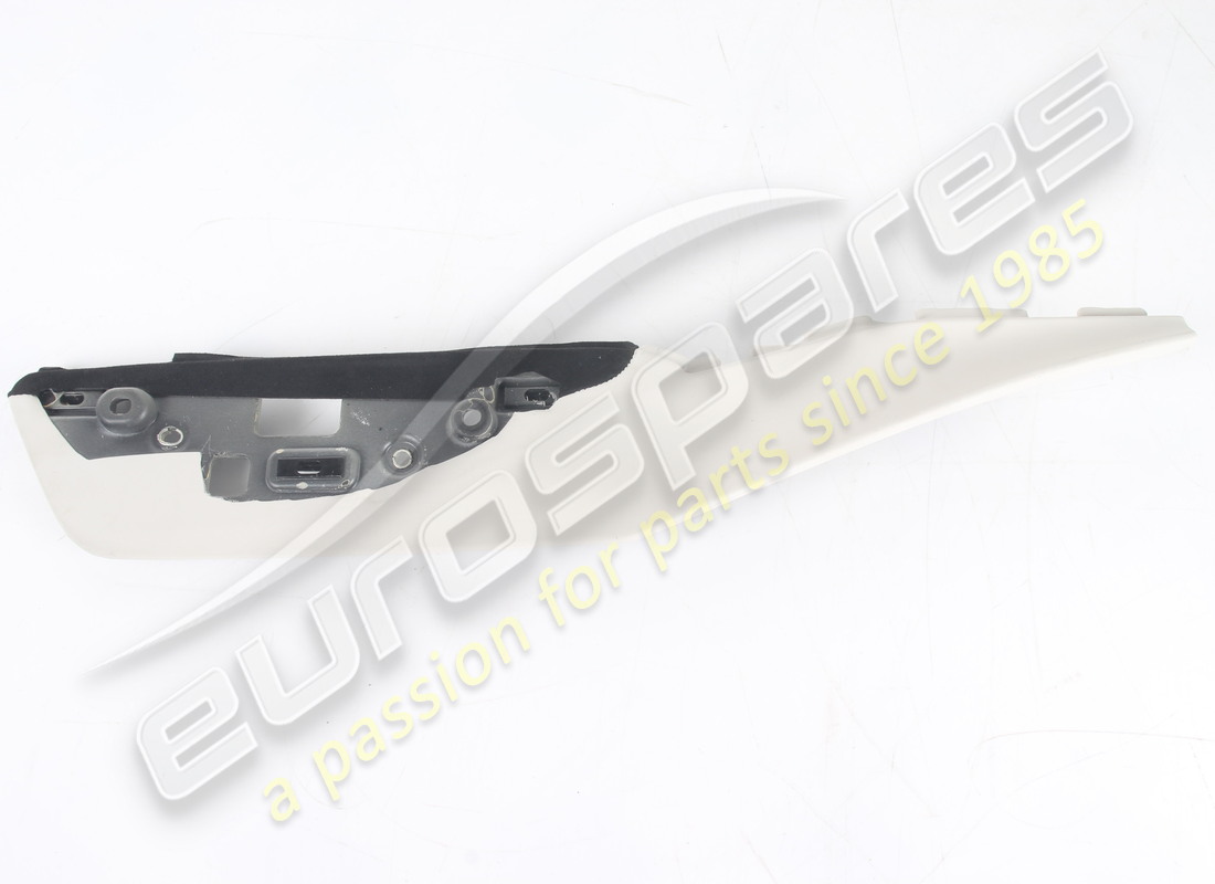 panneaux de tableau de bord inférieurs d'occasion eurospares en cuir gris clair 4301. références 947673 et 947672 en cuir et non en alcantara. référence eap1723553 (16)