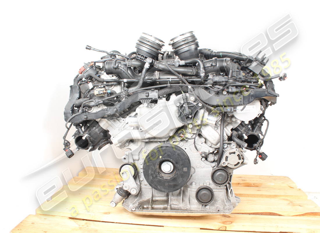 MOTEUR Lamborghini UTILISÉ. NUMÉRO DE PIÈCE 0P2100021S (1)