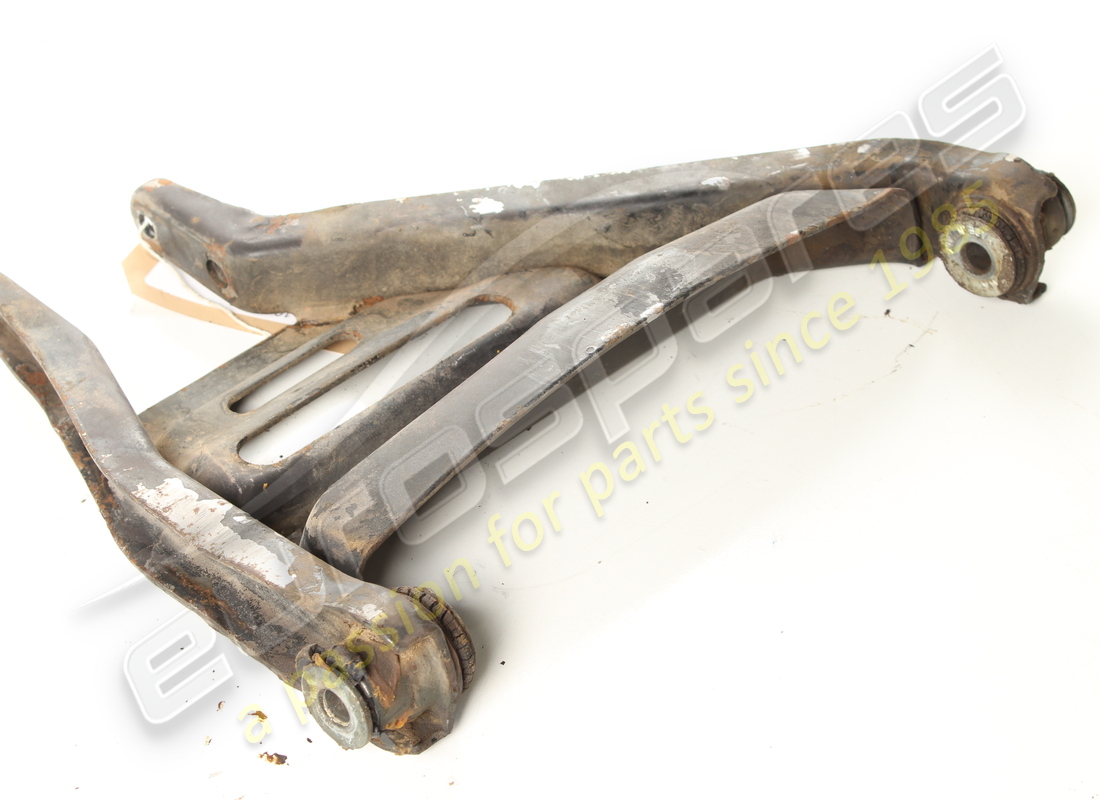 utilisé ferrari levier de suspension inférieur avant gauche. numéro de pièce 104402 (3)