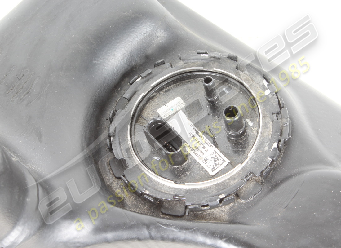 lamborghini réservoir de carburant akf scheuerschutz utilisé. numéro de pièce 4t7201021b (2)