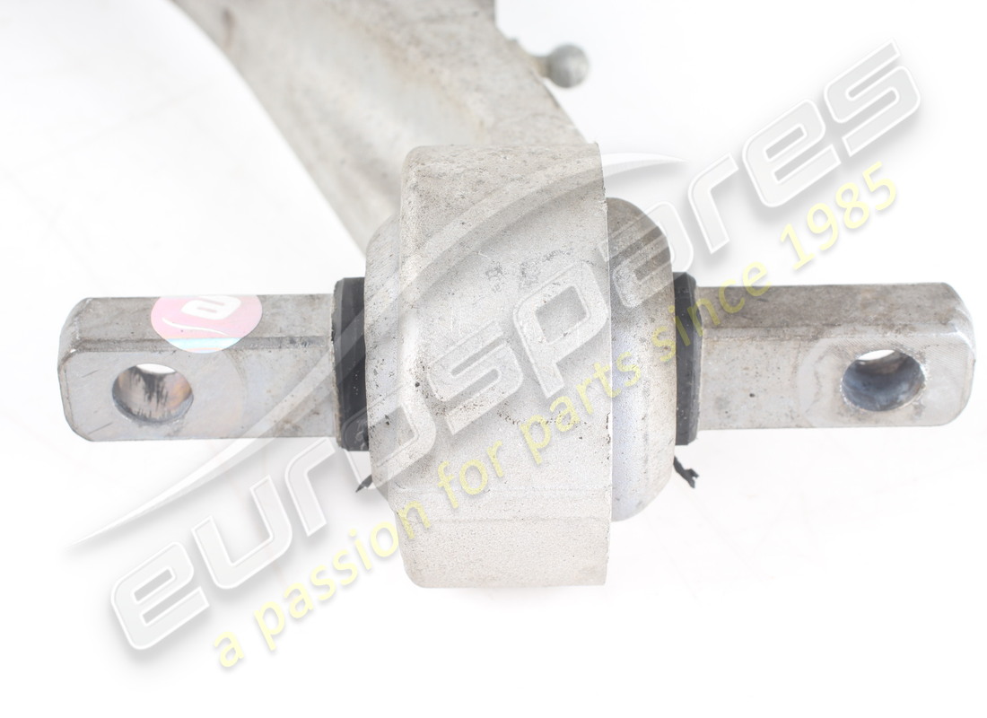 UTILISÉ FERRARI BRAS SUPÉRIEUR AVANT DROIT COMPLET. NUMÉRO DE PIÈCE 269263 (4) utilisé ferrari bras supérieur avant droit complet. numéro de pièce 269263 (4)