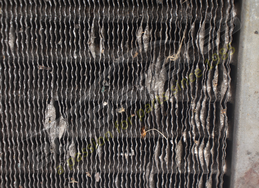 CONDENSEUR DE CLIMATISATION D'OCCASION FERRARI. RÉFÉRENCE 61952100 (5) condenseur de climatisation d'occasion ferrari. référence 61952100 (5)