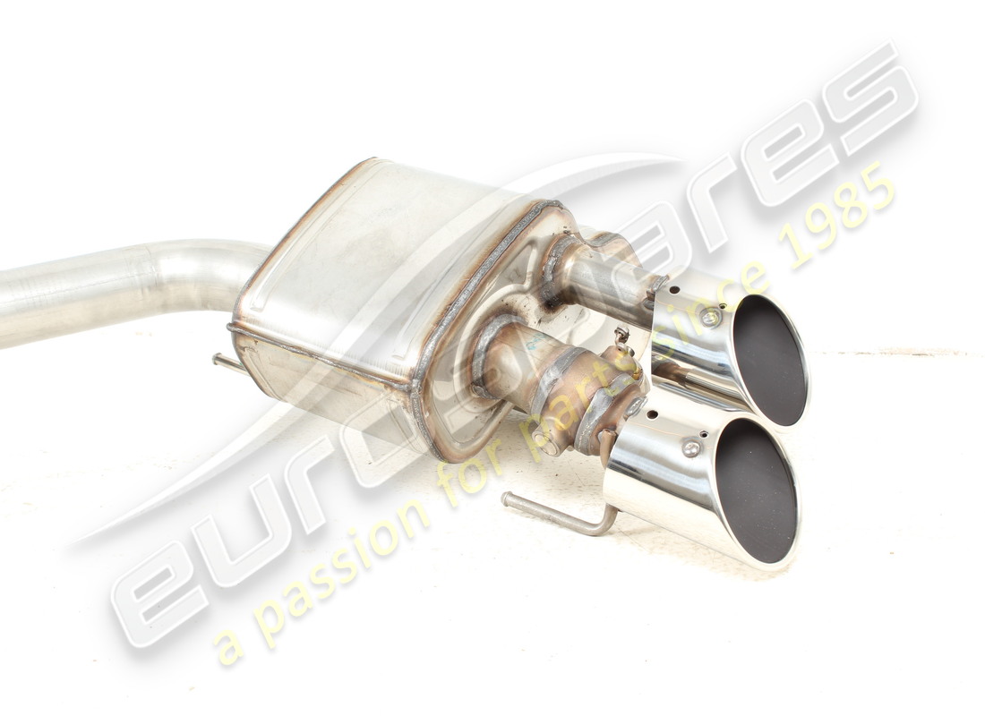 nouveau silencieux d'échappement arrière maserati gauche. numéro de pièce 670103688 (2)