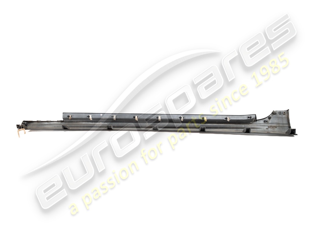 JUPE LATÉRALE DROITE D'OCCASION MASERATI (APPRÊT). RÉFÉRENCE 673000022 (8) jupe latérale droite d'occasion maserati (apprêt). référence 673000022 (8)