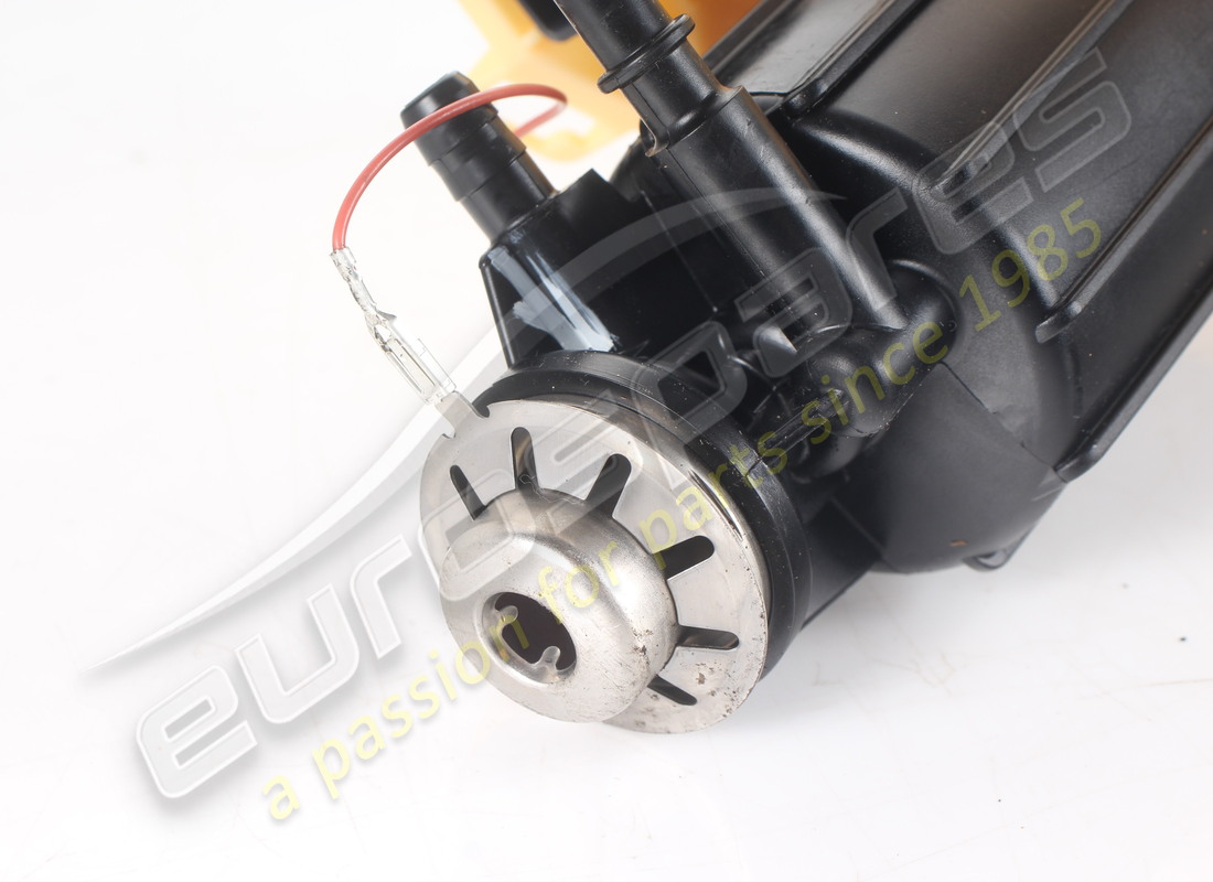 filtre de pompe à carburant rh utilisé ferrari. numéro de pièce 282784 (5)